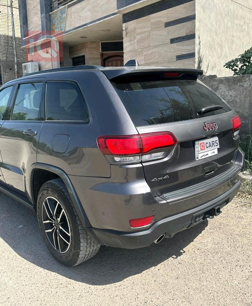 جیپ گراند شیرۆکی